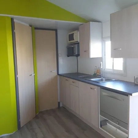 Joli Mobil-home Camping A