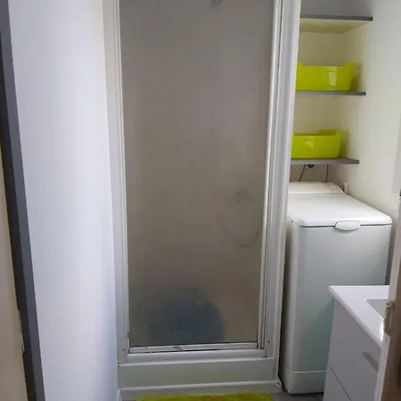 Joli Mobil-home Camping A * Fréjus