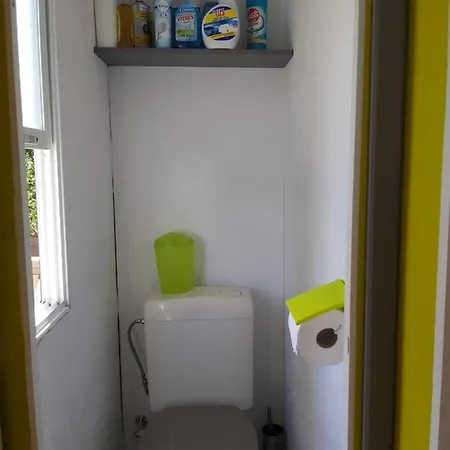Joli Mobil-home Camping A * Fréjus